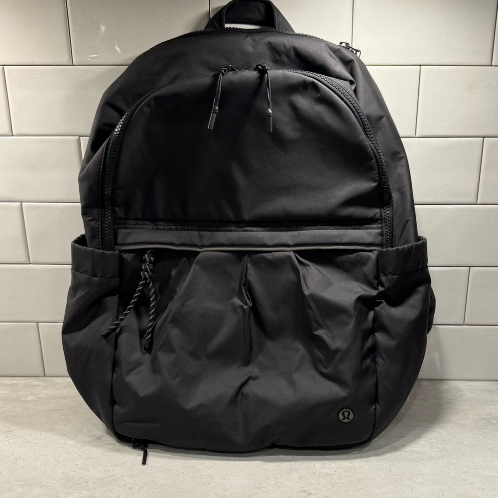 Lululemon City Adventurer Backpack 20L – Black – Excellent Condition - Picture 11 of 11